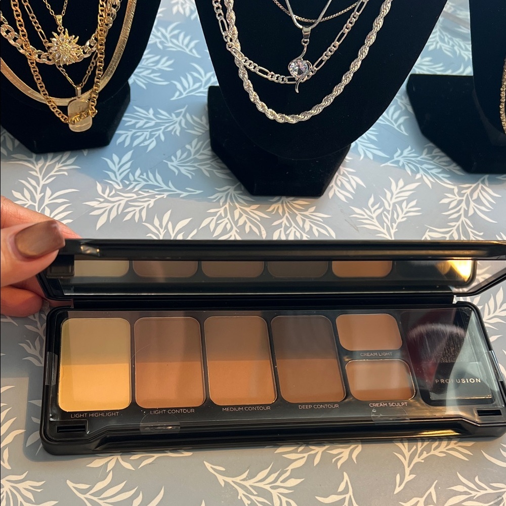 Profusion Cosmetics Contour Palette with Brush - Multi-Shade - Picture 4 of 4